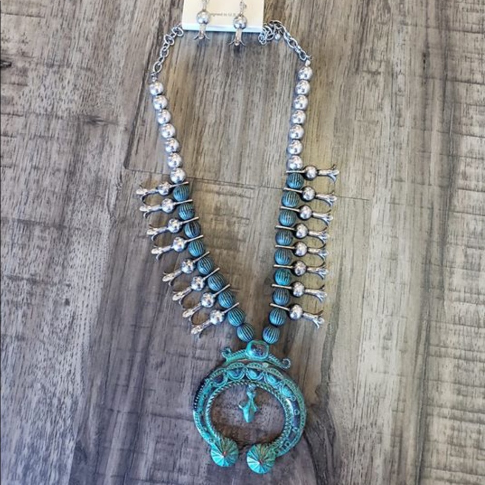 Horseshoe necklace turquoise rustic